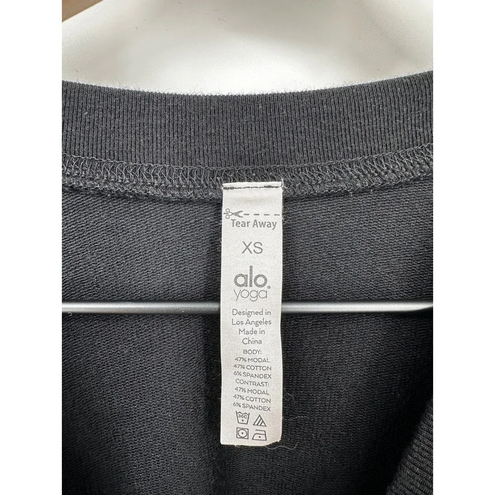 Alo Yoga Double Take Pullover Black Ultra Cropped Sweatshirt‎ XS Raglan Sleeves - Picture 5 of 9